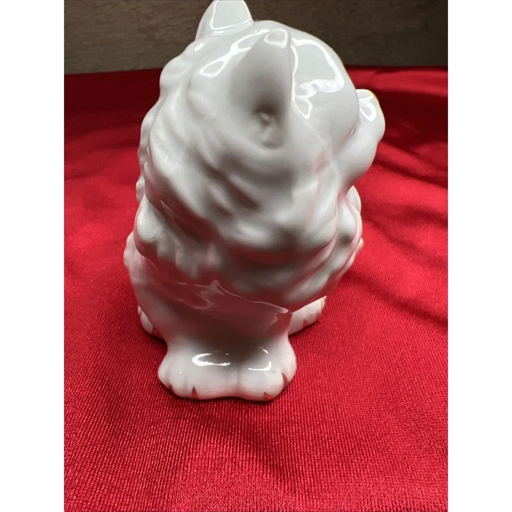 Vintage Small White Persian Cat Figurine Signed GOT 2.5 In X 3 In